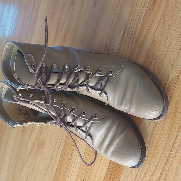 Justin Boots Tan Lace-Up Footwear - Picture 2 of 8